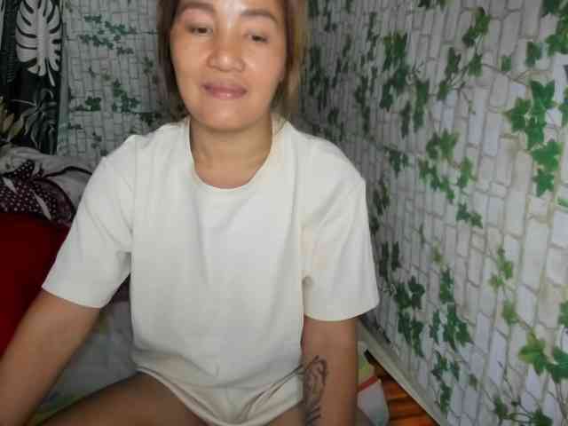 Sweettrouble42 webcam