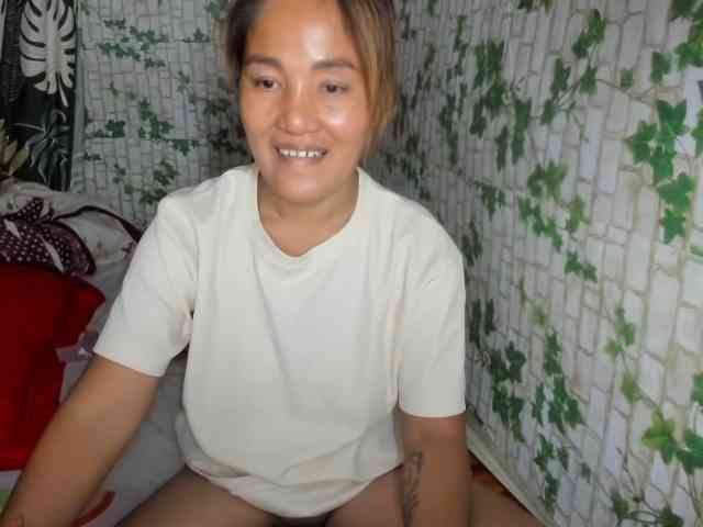 Sweettrouble42 webcam