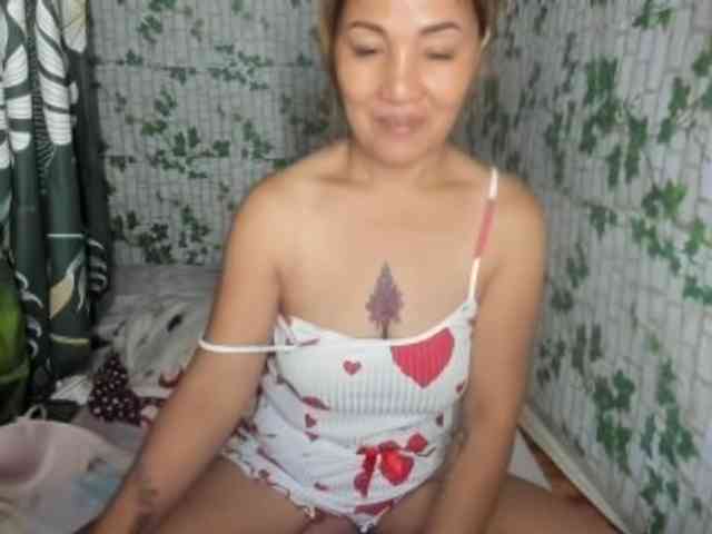 Sweettrouble42 webcam