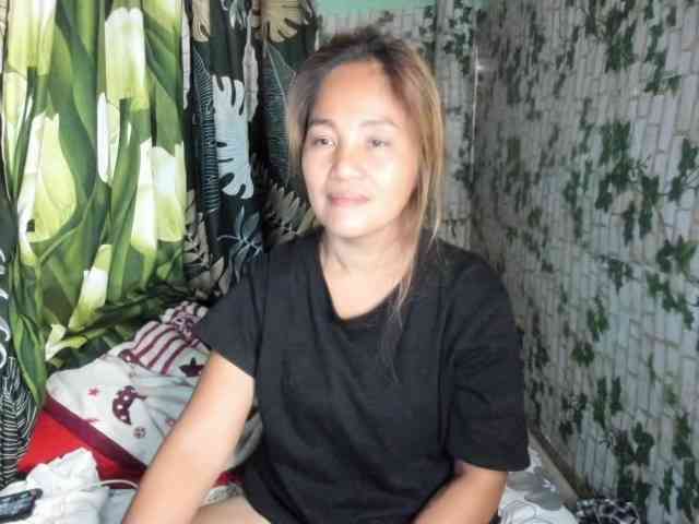 Sweettrouble42 webcam