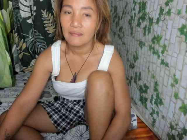 Sweettrouble42 webcam