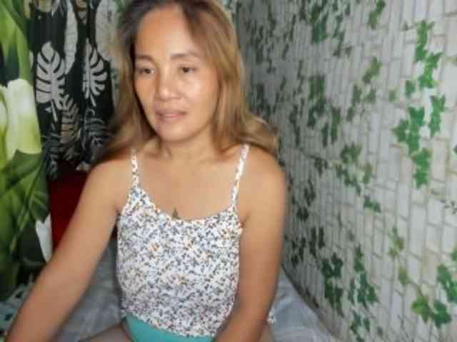 Sweettrouble42 webcam