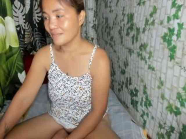 Sweettrouble42 webcam