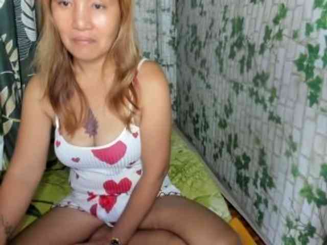 Sweettrouble42 webcam