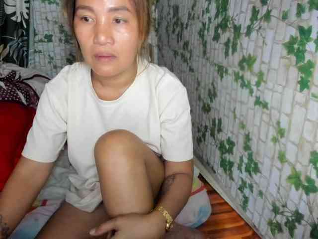 Sweettrouble42 webcam