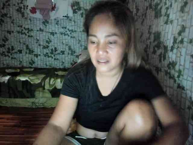 Sweettrouble42 webcam