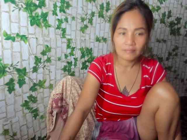 Sweettrouble42 webcam