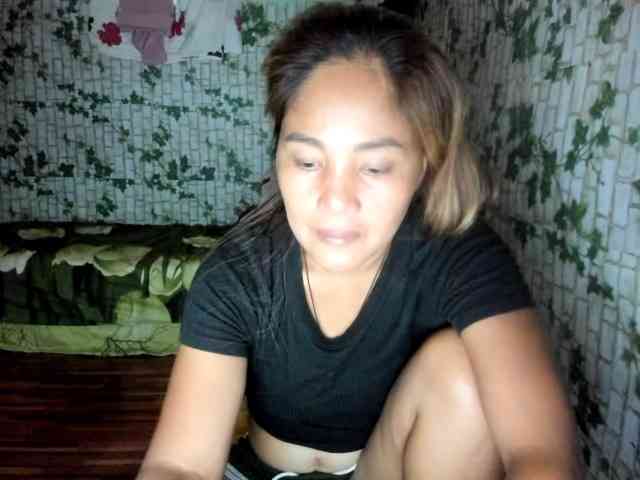 Sweettrouble42 webcam