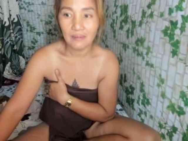 Sweettrouble42 webcam