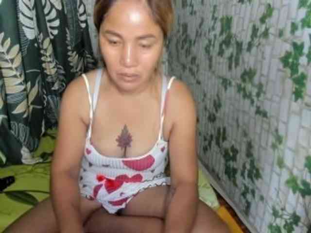 Sweettrouble42 webcam