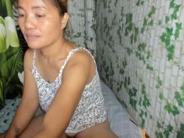 Sweettrouble42 webcam