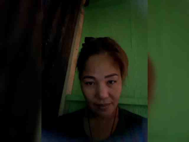 Sweettrouble42 webcam