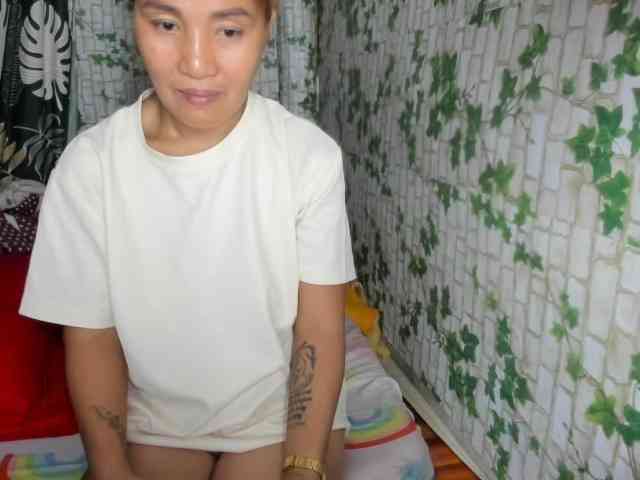 Sweettrouble42 webcam