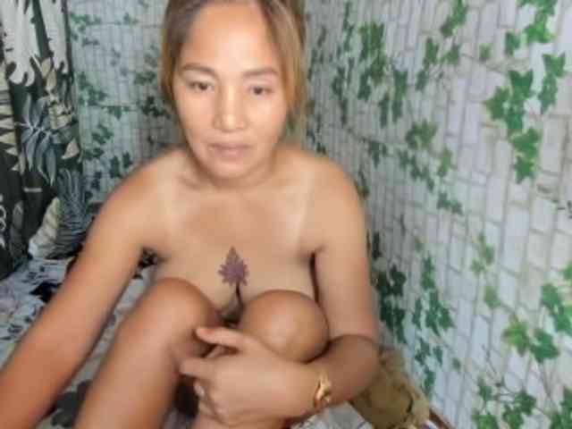 Sweettrouble42 webcam