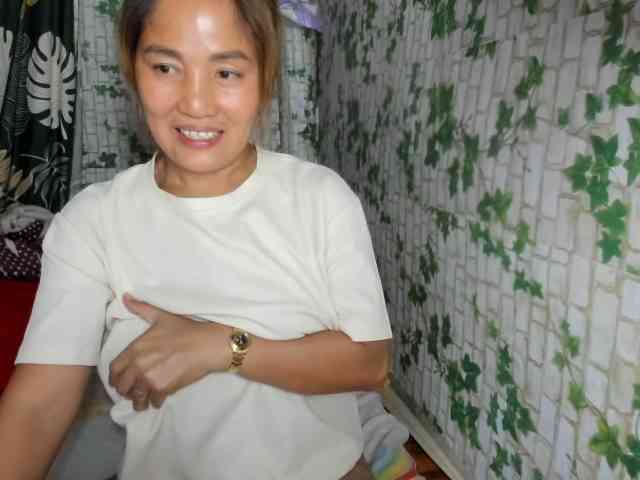 Sweettrouble42 webcam