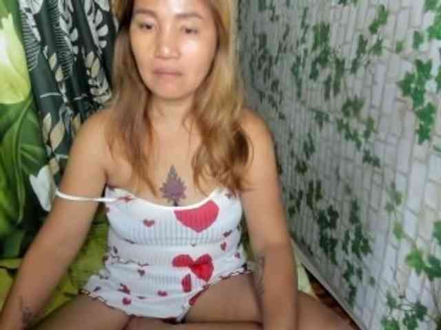 Sweettrouble42 webcam