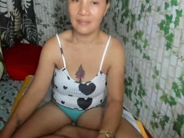 Sweettrouble42 webcam