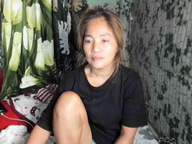 Sweettrouble42 webcam