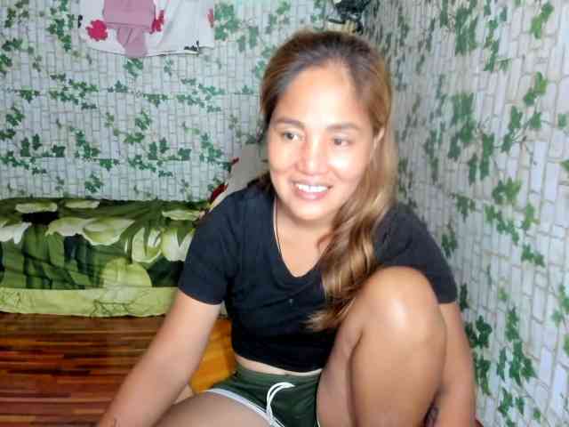 Sweettrouble42 webcam