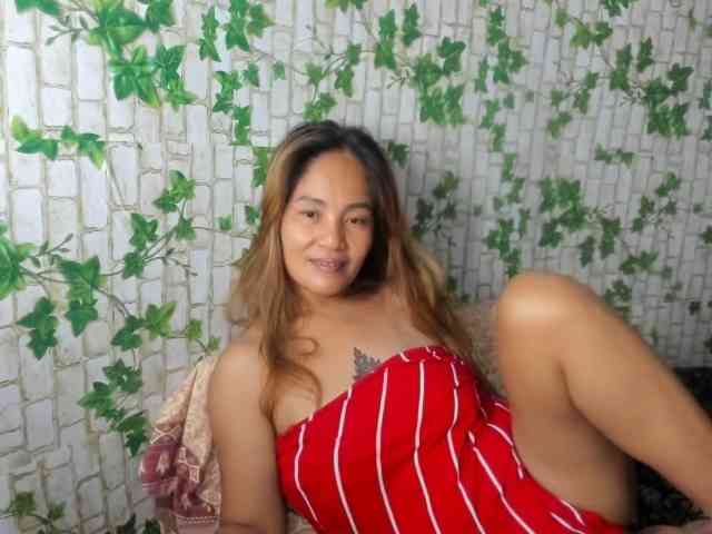 Sweettrouble42 Live Webcam on BongaCams