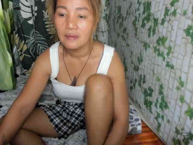 Sweettrouble42 webcam