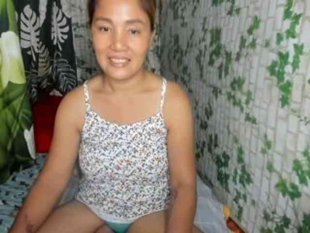 Sweettrouble42 webcam