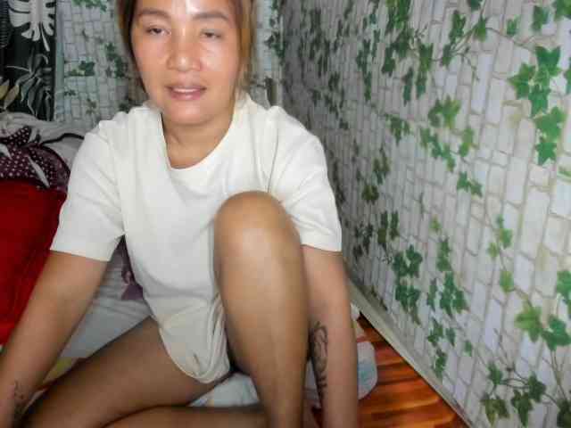 Sweettrouble42 webcam