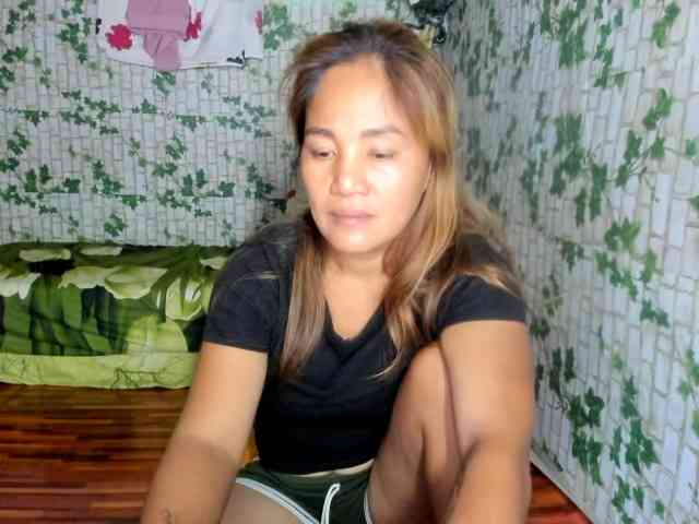 Sweettrouble42 webcam