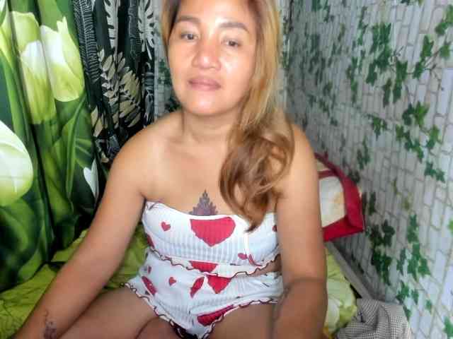 Sweettrouble42 webcam