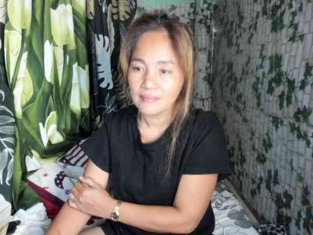 Sweettrouble42 webcam