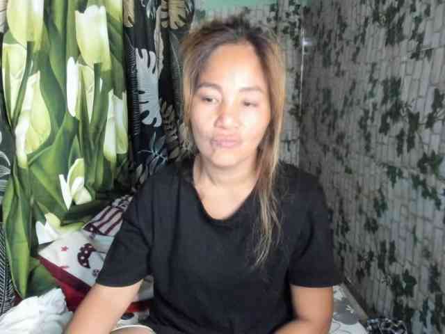 Sweettrouble42 webcam