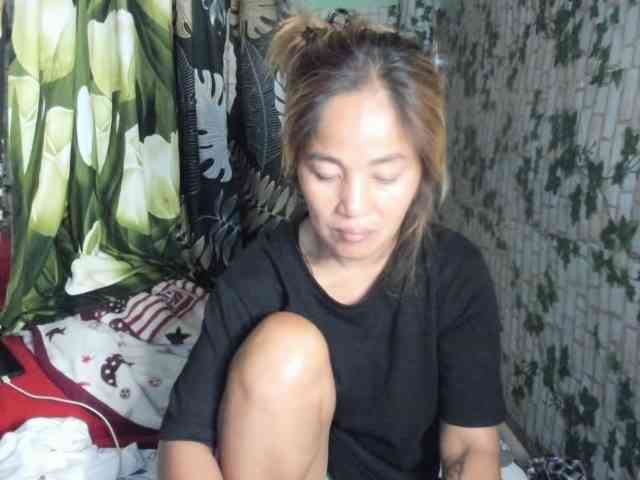 Sweettrouble42 webcam