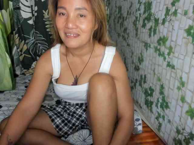 Sweettrouble42 webcam