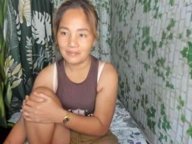 Sweettrouble42 webcam