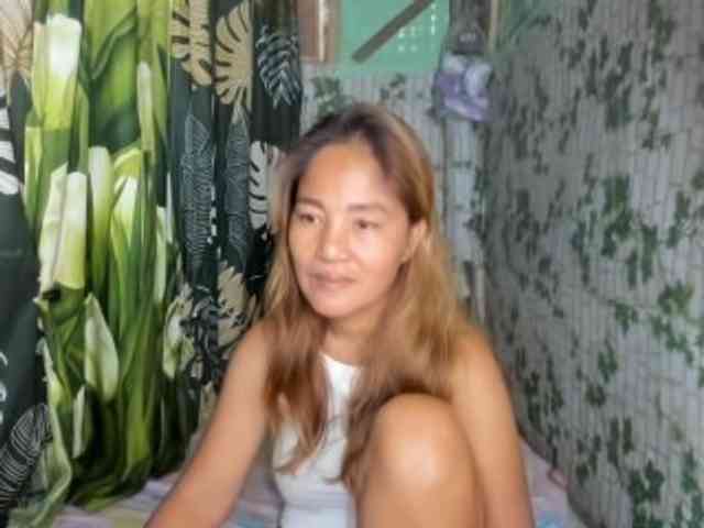 Sweettrouble42 webcam