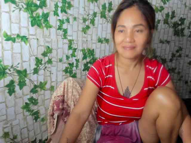 Sweettrouble42 webcam