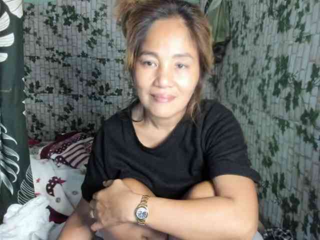 Sweettrouble42 webcam