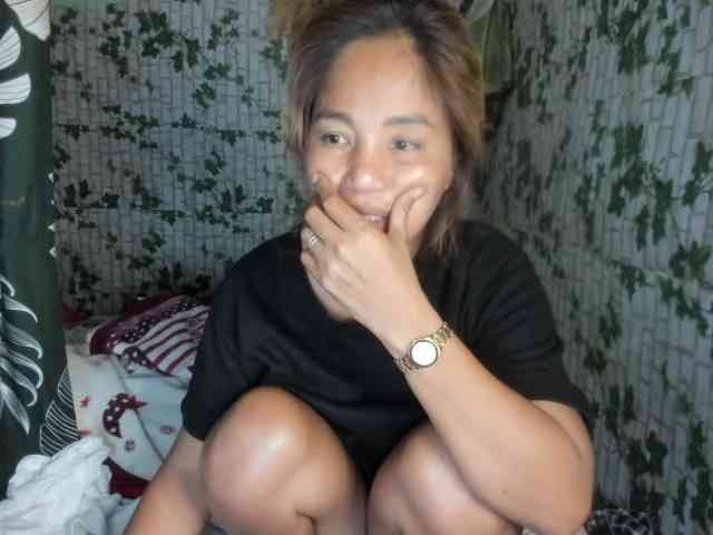 Sweettrouble42 webcam