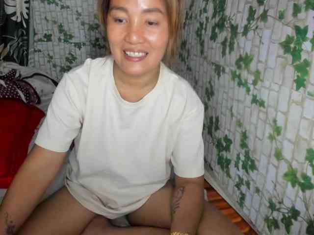 Sweettrouble42 webcam