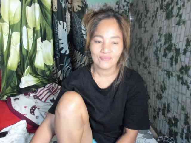 Sweettrouble42 webcam