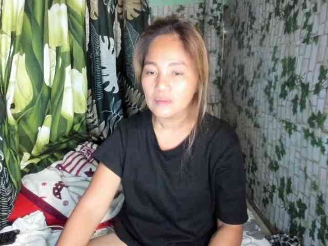 Sweettrouble42 webcam