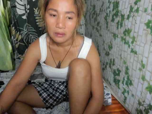 Sweettrouble42 webcam