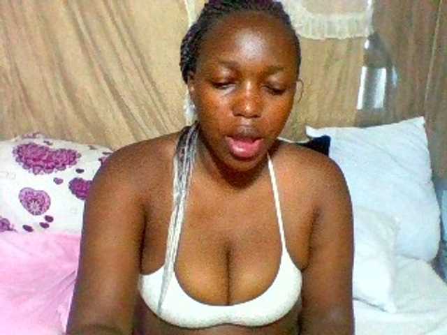 Sexxyladies's BongaCams show and profile