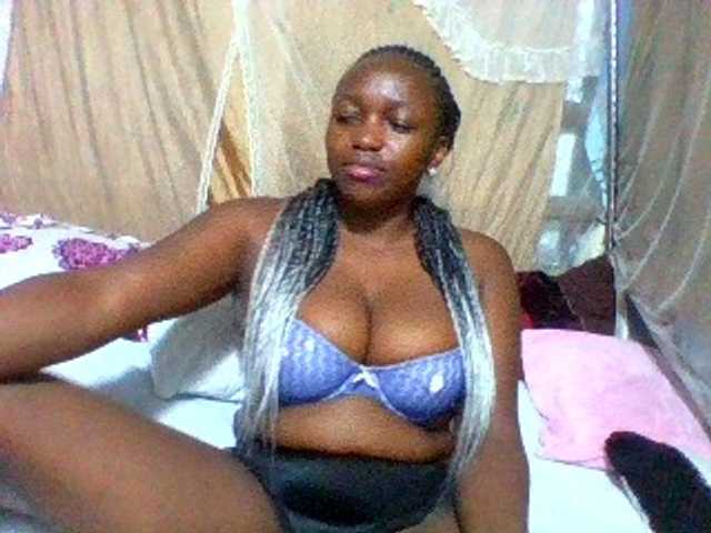 Sexxyladies's BongaCams show and profile