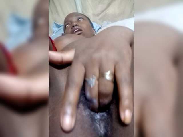 Sexxyladies's BongaCams show and profile