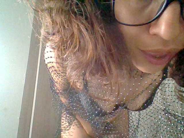 TaniaMarqueza's BongaCams show and profile