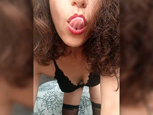 TaniaMarqueza's BongaCams show and profile