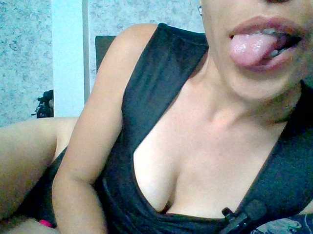 TaniaMarqueza's BongaCams show and profile