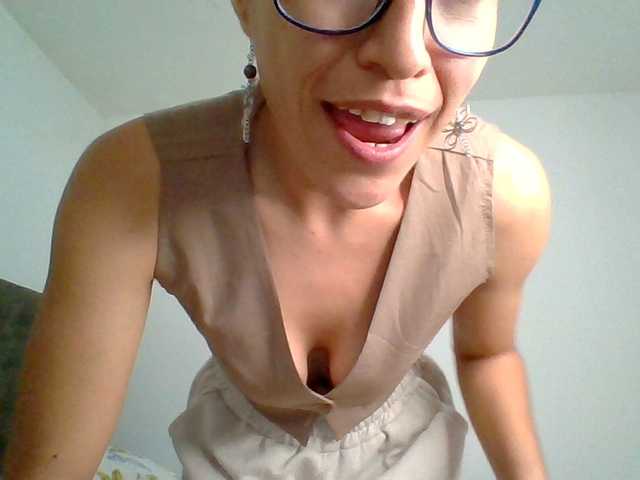 TaniaMarqueza's BongaCams show and profile