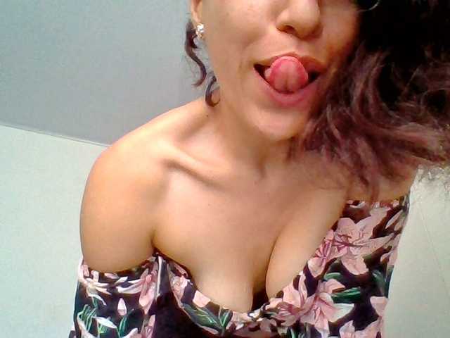 TaniaMarqueza's BongaCams show and profile